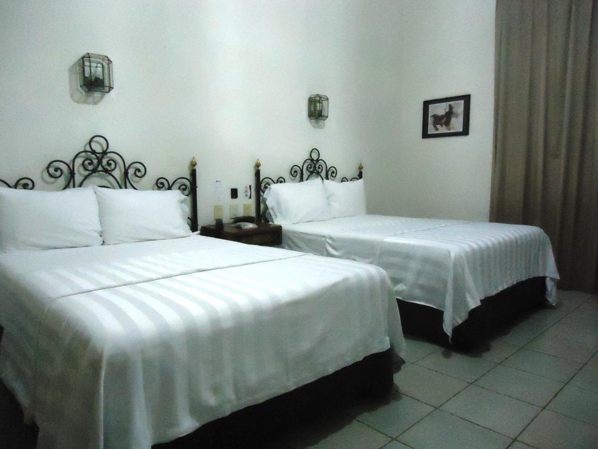 Hotel Concierge Plaza 科利马 外观 照片