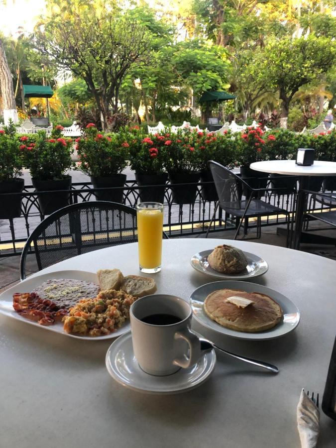 Hotel Concierge Plaza 科利马 外观 照片